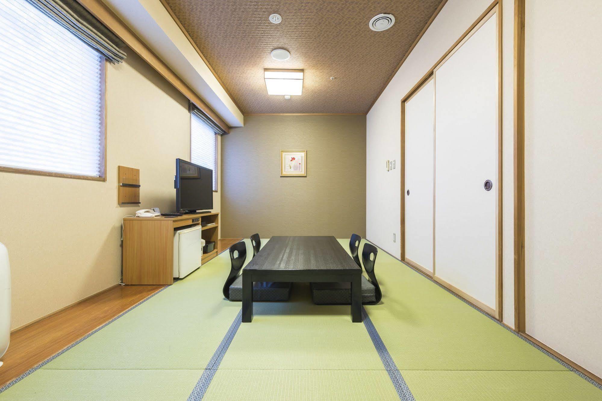 Route Inn Grantia Hanyu Spa Resort Ngoại thất bức ảnh